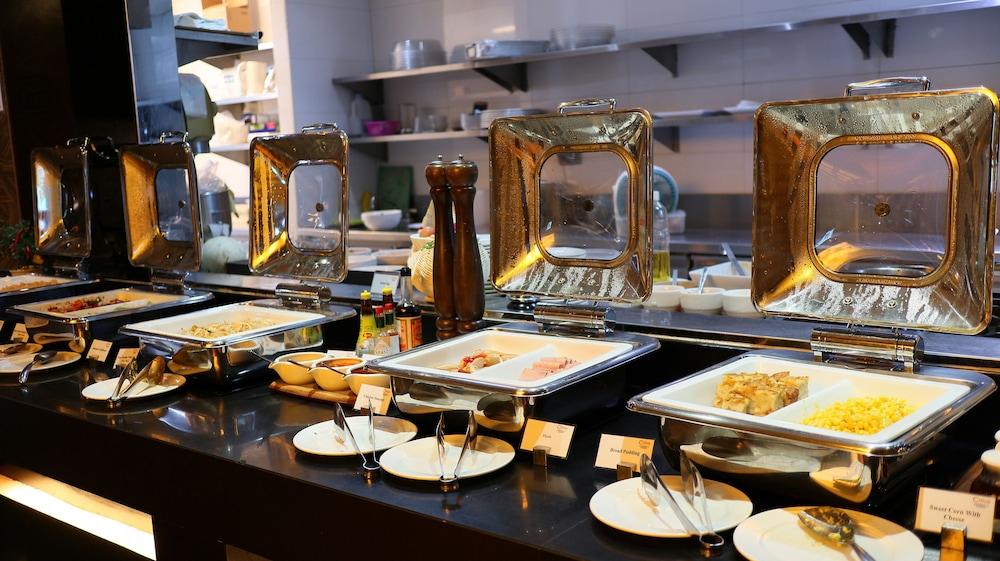 Готель Citrus Sukhumvit 13 Nana Bangkok By Compass Hospitality - Newly Renovated Екстер'єр фото
